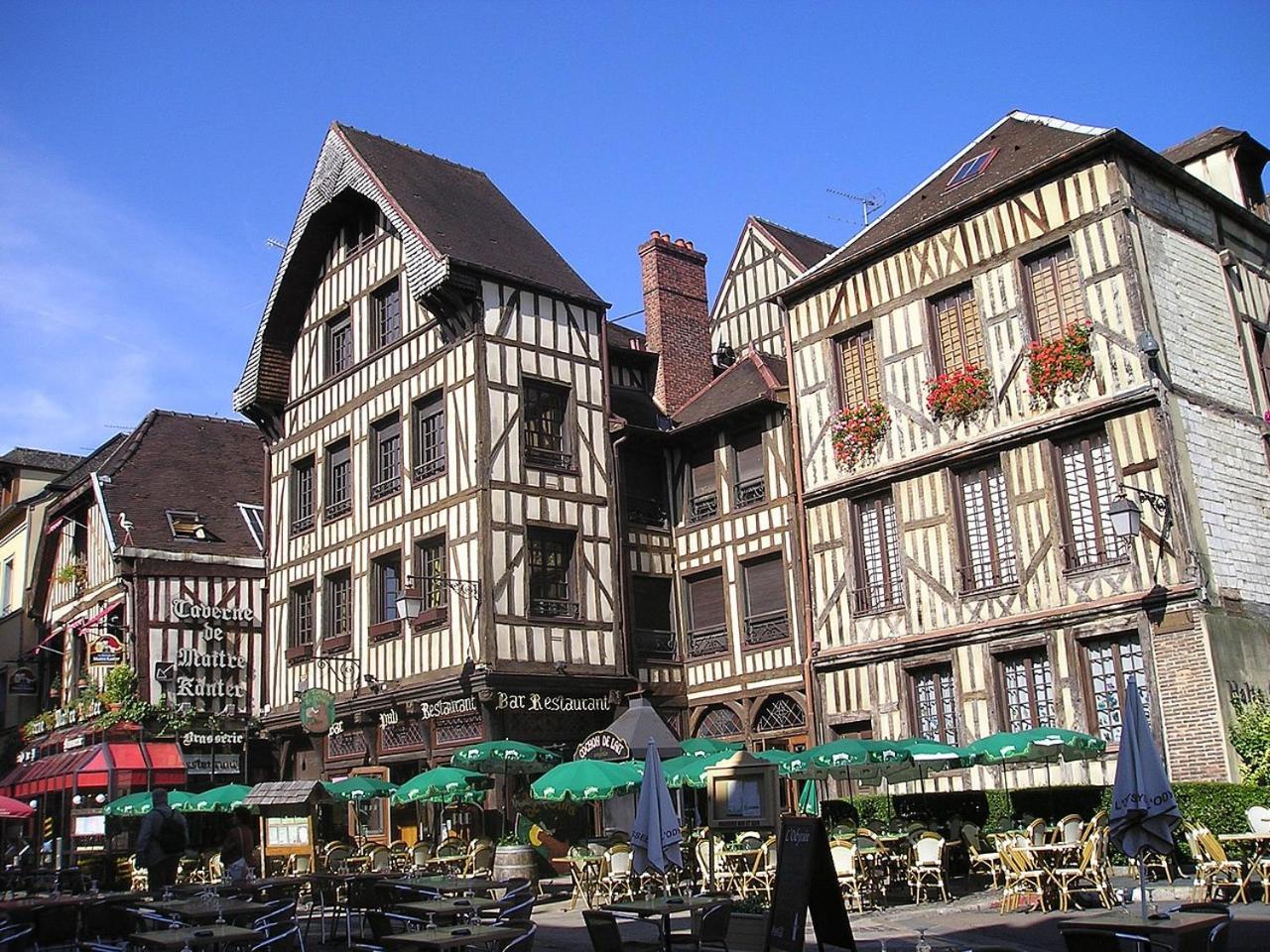 Logement Calme + Stationnement Troyes Luaran gambar