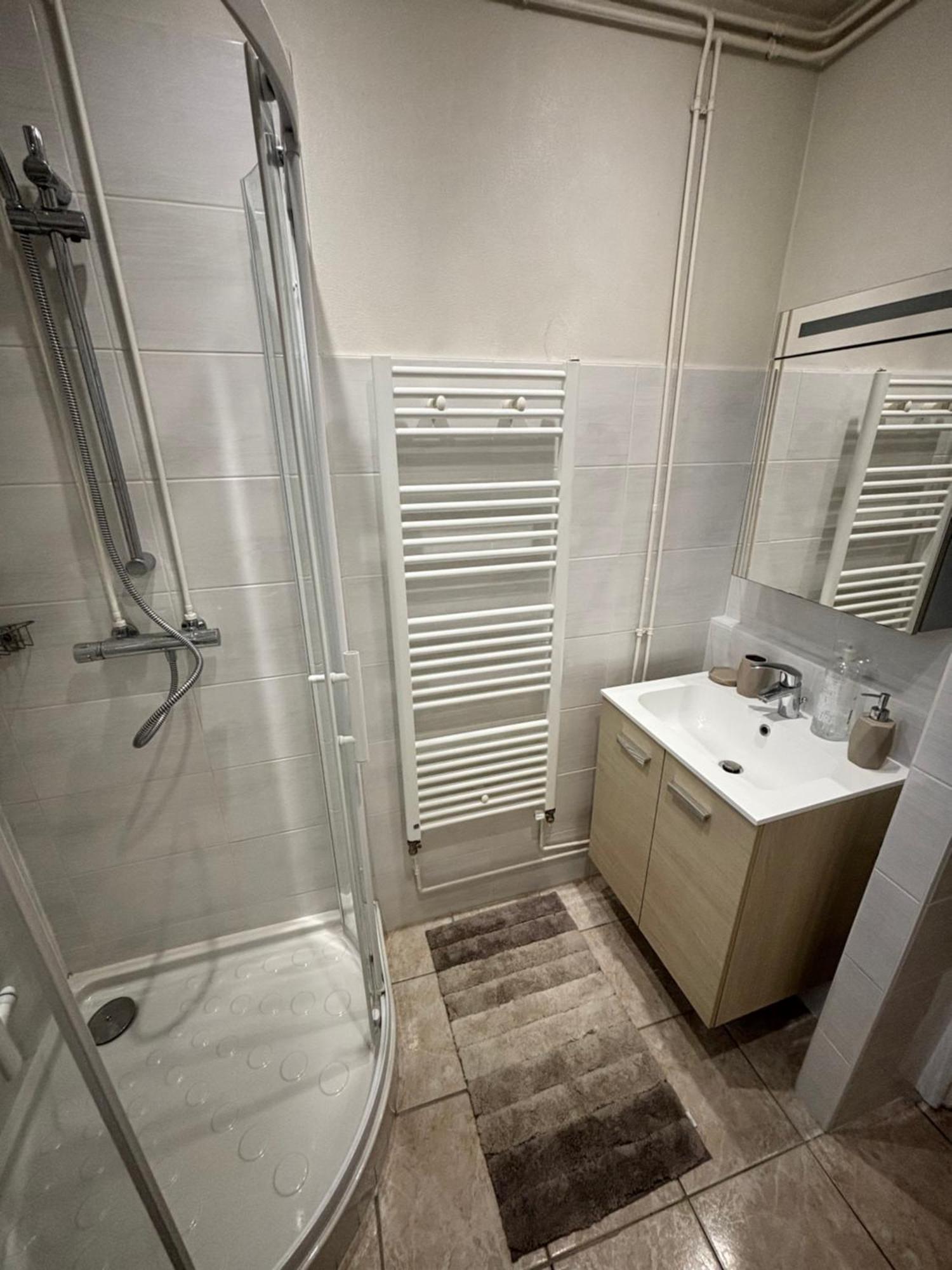 Logement Calme + Stationnement Troyes Luaran gambar